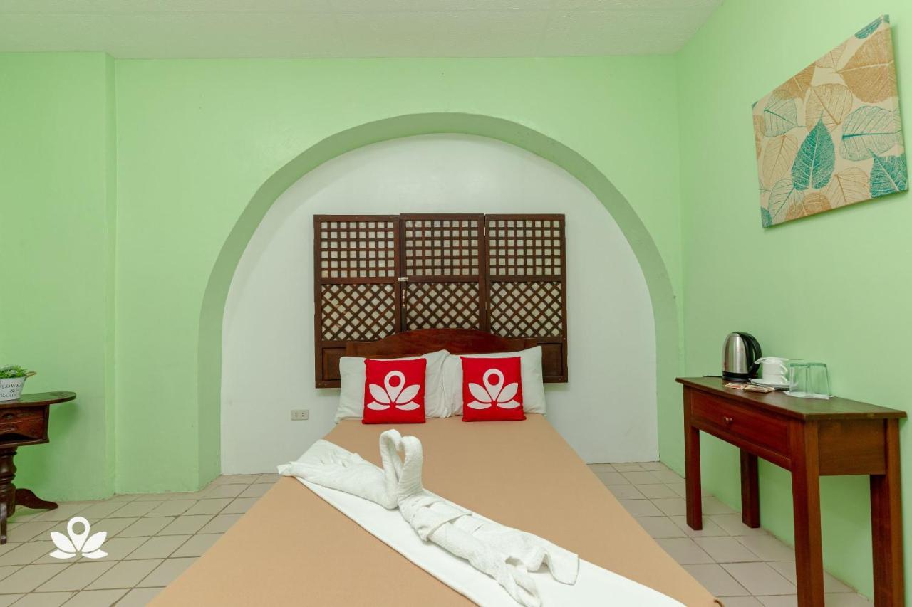 Zen Rooms Calle Crisologo Vigan Exteriör bild