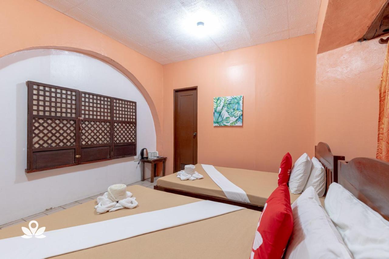 Zen Rooms Calle Crisologo Vigan Exteriör bild